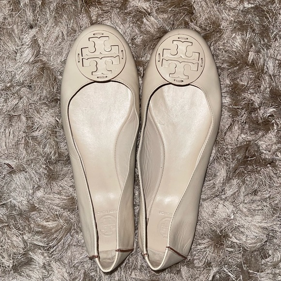 Two pairs of Tory Burch Ballet Flats. Dusted Pink and Cream. - Picture 6 of 10